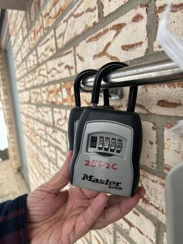 256 Shorewood Drive 2C, Glendale Heights, IL 60139