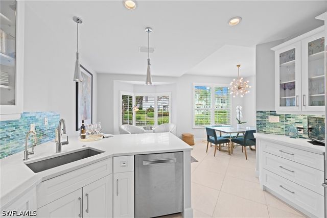 142 Colonade CIR 701, Naples, FL 34103