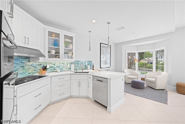 142 Colonade CIR 701, Naples, FL 34103