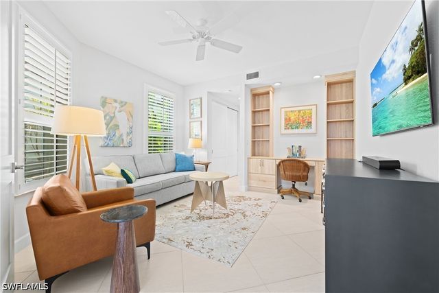 142 Colonade CIR 701, Naples, FL 34103