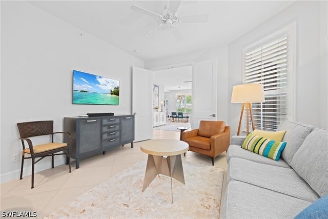 142 Colonade CIR 701, Naples, FL 34103