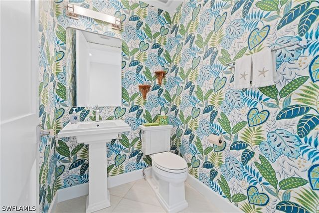 142 Colonade CIR 701, Naples, FL 34103