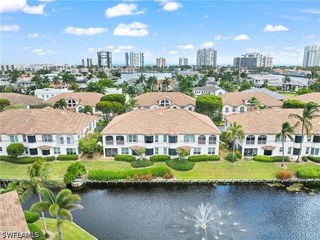 142 Colonade CIR 701, Naples, FL 34103