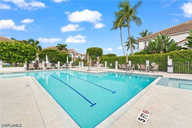 142 Colonade CIR 701, Naples, FL 34103