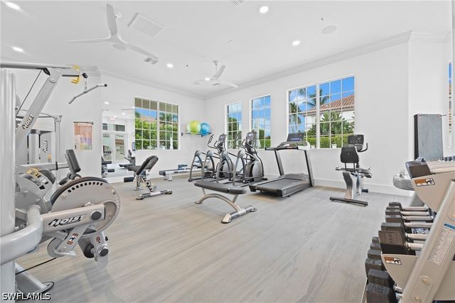 142 Colonade CIR 701, Naples, FL 34103