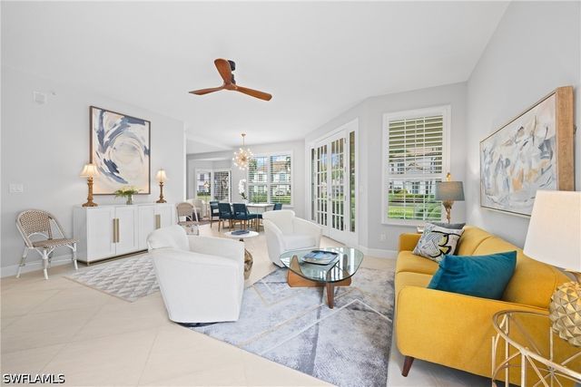 142 Colonade CIR 701, Naples, FL 34103