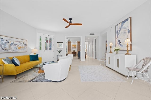 142 Colonade CIR 701, Naples, FL 34103