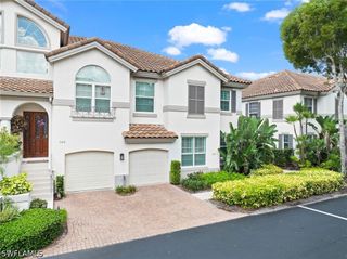 142 Colonade CIR 701, Naples, FL 34103