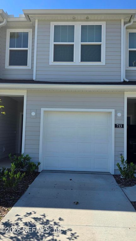 653 HOLLY LAKES Drive, Orange Park, FL 32073