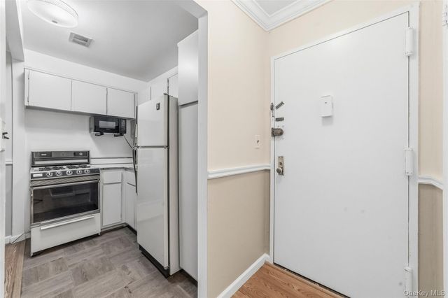2221 Palmer Avenue 3P, New Rochelle, NY 10801