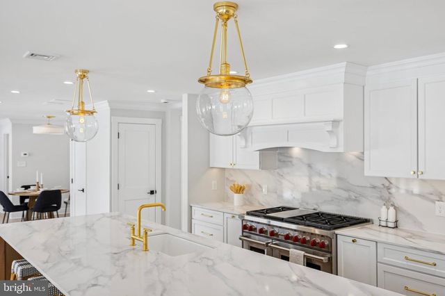 2577 WAYLAND RD, Berwyn, PA 19312