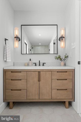 2577 WAYLAND RD, Berwyn, PA 19312