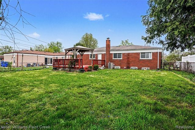 30016 Holly Court, Warren, MI 48092