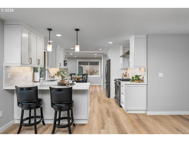 6015 Sw GLENBROOK Rd, Beaverton, OR 97007