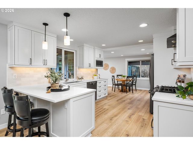 6015 Sw GLENBROOK Rd, Beaverton, OR 97007