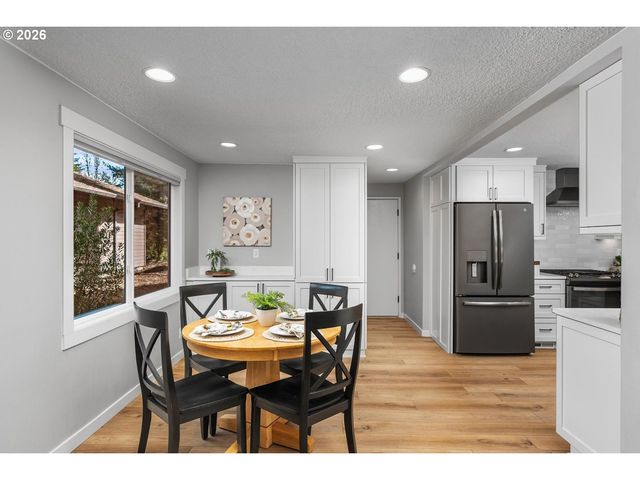 6015 Sw GLENBROOK Rd, Beaverton, OR 97007