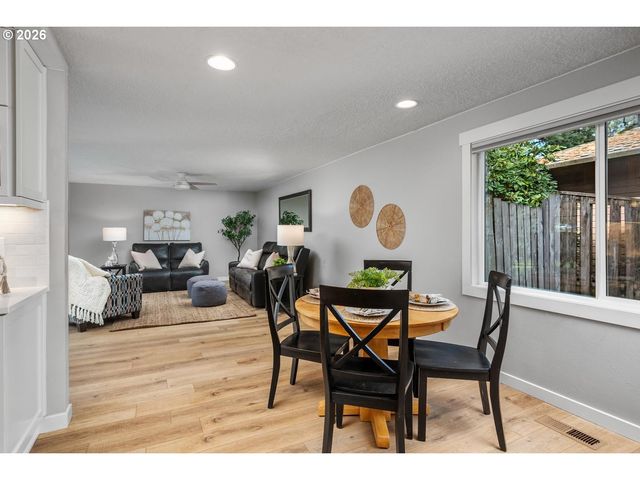 6015 Sw GLENBROOK Rd, Beaverton, OR 97007