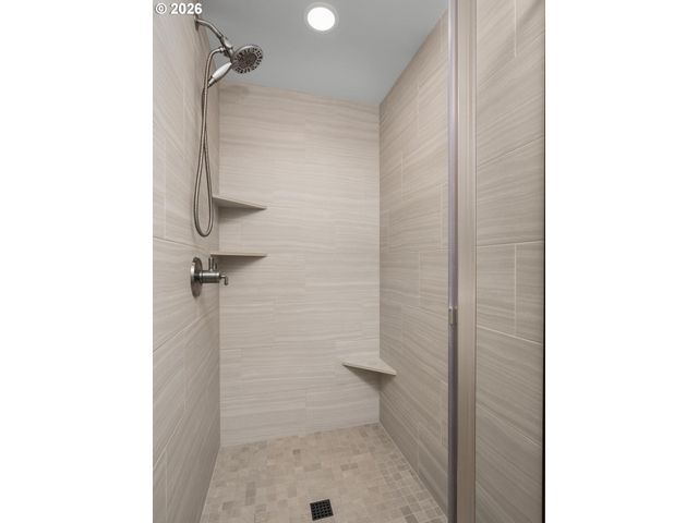 6015 Sw GLENBROOK Rd, Beaverton, OR 97007