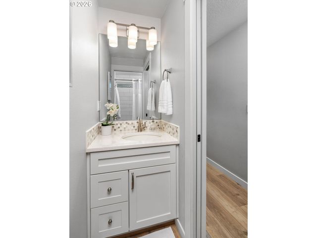 6015 Sw GLENBROOK Rd, Beaverton, OR 97007