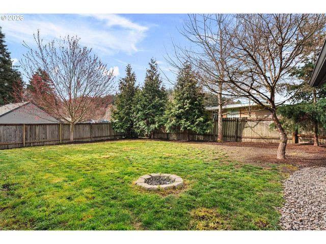 6015 Sw GLENBROOK Rd, Beaverton, OR 97007