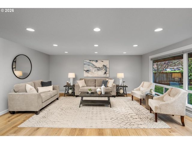 6015 Sw GLENBROOK Rd, Beaverton, OR 97007