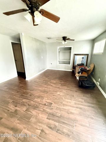 185 LESTER Drive, Orange Park, FL 32073