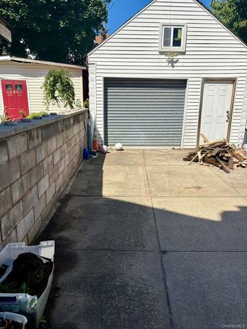 9716 127th Street, Richmond Hill S., NY 11419