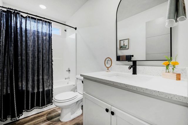 142 E Poplar Cir, Goddard, KS 67052