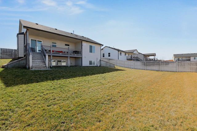 142 E Poplar Cir, Goddard, KS 67052