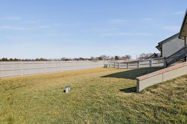 142 E Poplar Cir, Goddard, KS 67052