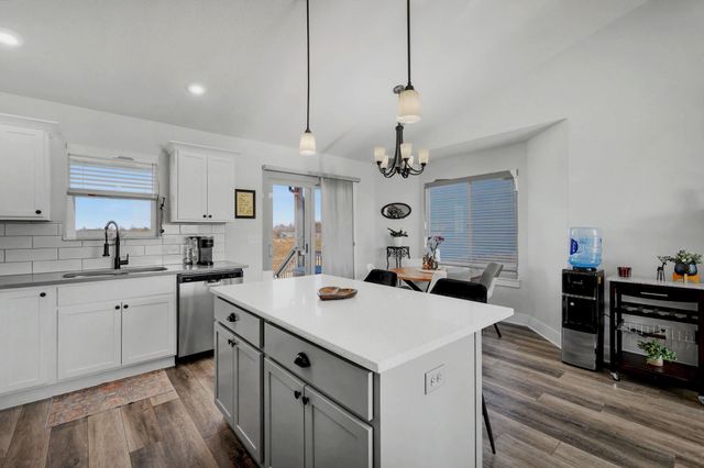 142 E Poplar Cir, Goddard, KS 67052