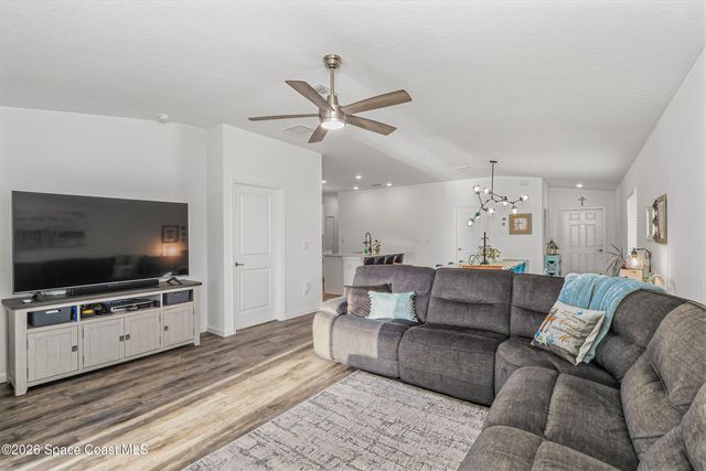 1995 Diablo Circle SW, Palm Bay, FL 32908