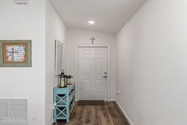 1995 Diablo Circle SW, Palm Bay, FL 32908