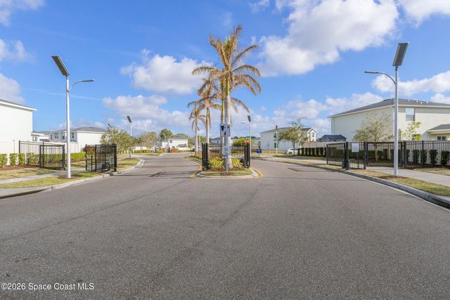 1995 Diablo Circle SW, Palm Bay, FL 32908