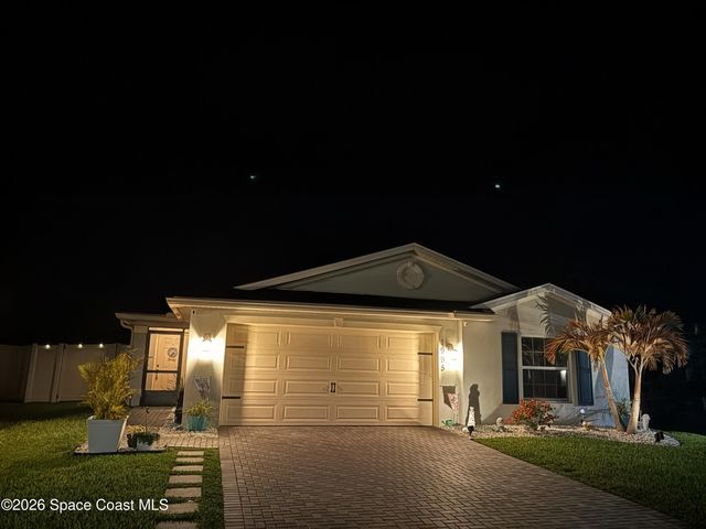 1995 Diablo Circle SW, Palm Bay, FL 32908