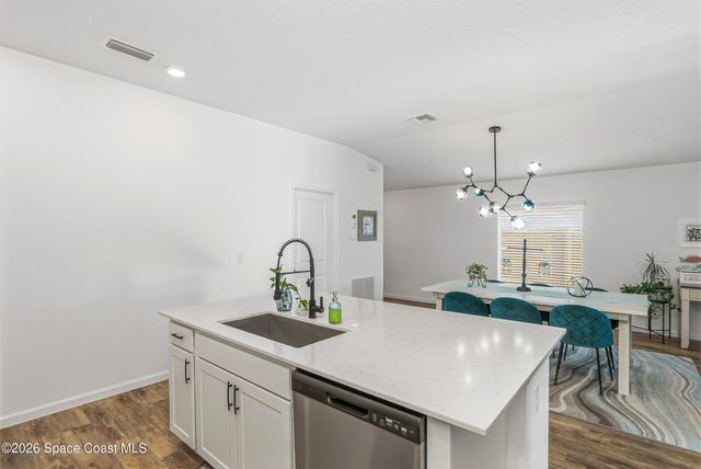 1995 Diablo Circle SW, Palm Bay, FL 32908