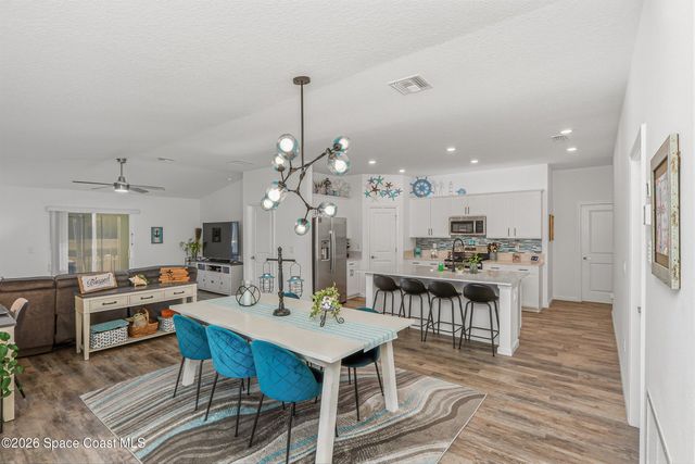 1995 Diablo Circle SW, Palm Bay, FL 32908