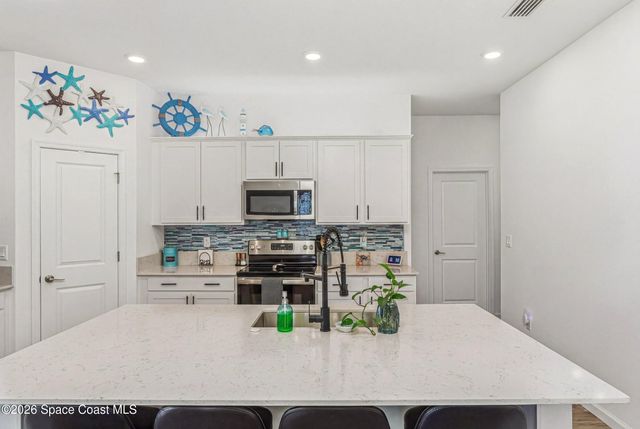 1995 Diablo Circle SW, Palm Bay, FL 32908