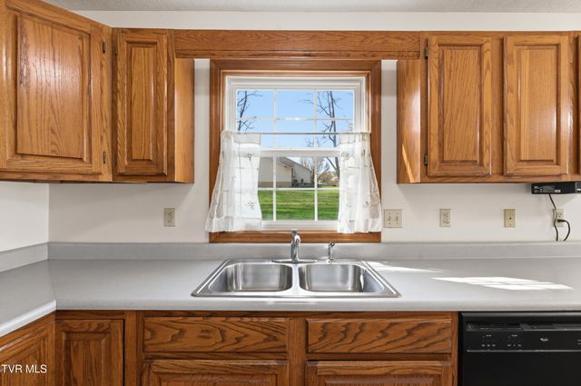 249 Mosswood Lane, Bristol, VA 24201