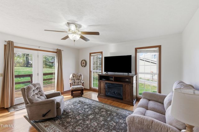 249 Mosswood Lane, Bristol, VA 24201