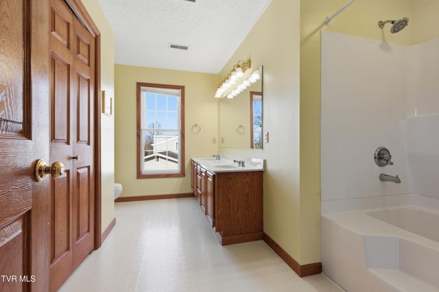 249 Mosswood Lane, Bristol, VA 24201