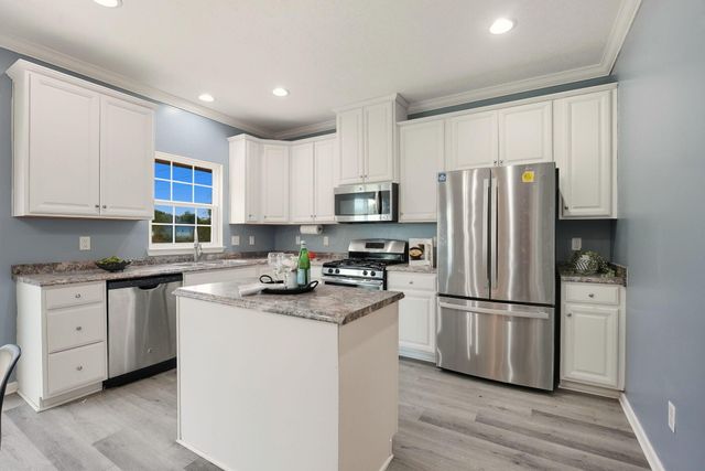 173 Old Colony Drive, Delaware, OH 43015