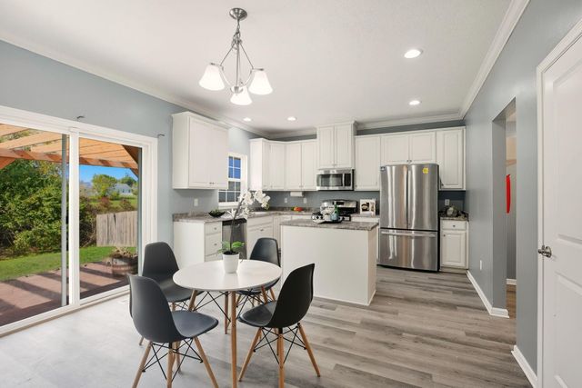 173 Old Colony Drive, Delaware, OH 43015