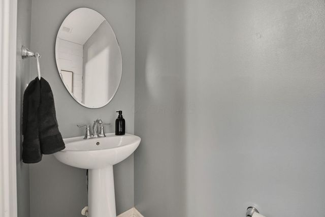 173 Old Colony Drive, Delaware, OH 43015