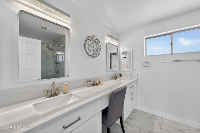 1422 E MINERAL Road, Gilbert, AZ 85234