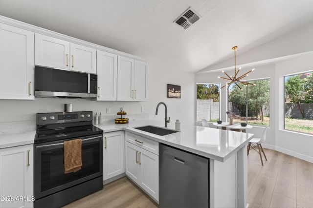 1422 E MINERAL Road, Gilbert, AZ 85234