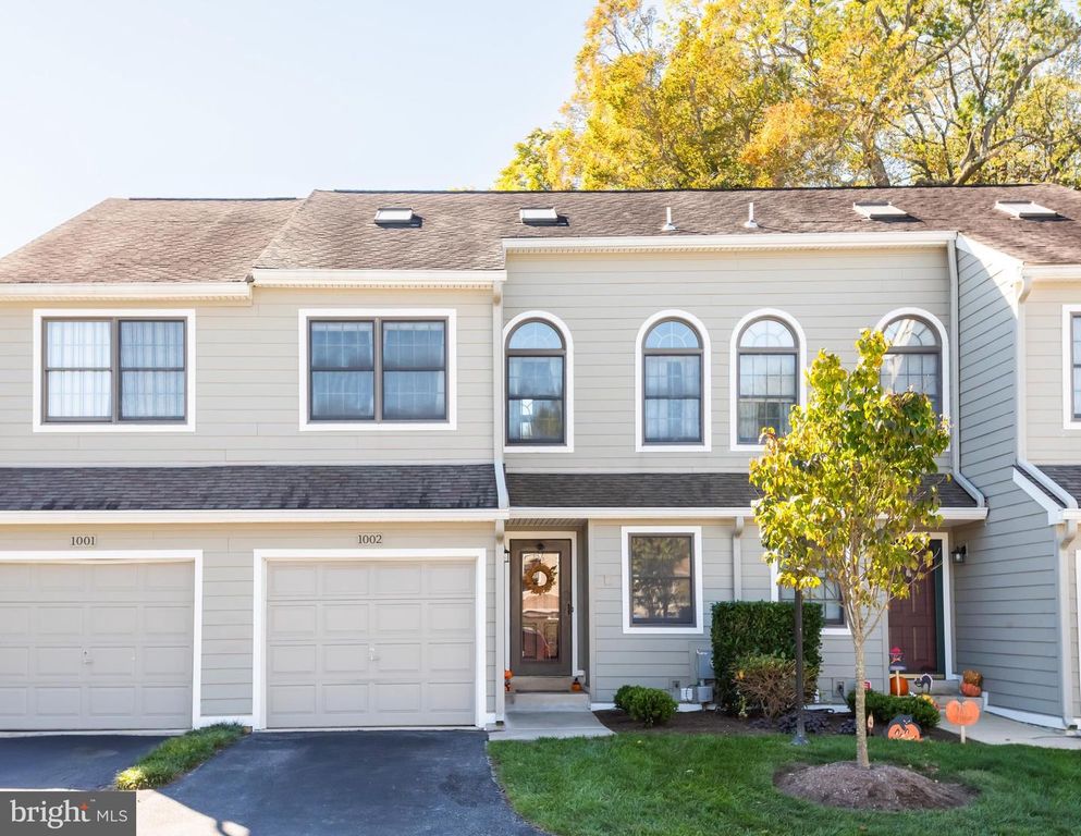 1002 WHARTON CT, Newtown Square, PA 19073