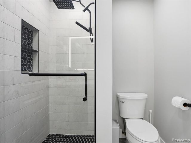 10754 Oxbow Lakeshore Drive, White Lake, MI 48386