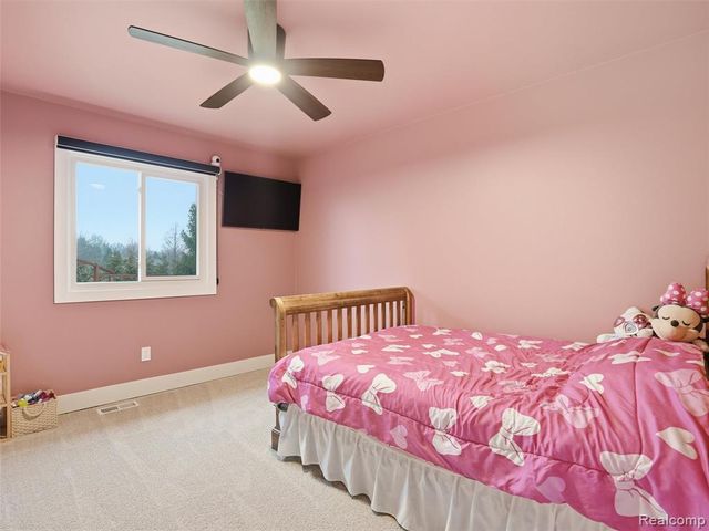 10754 Oxbow Lakeshore Drive, White Lake, MI 48386