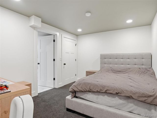 10754 Oxbow Lakeshore Drive, White Lake, MI 48386